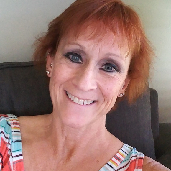 Meet your Posher, Janelle - Picture 1 of 1